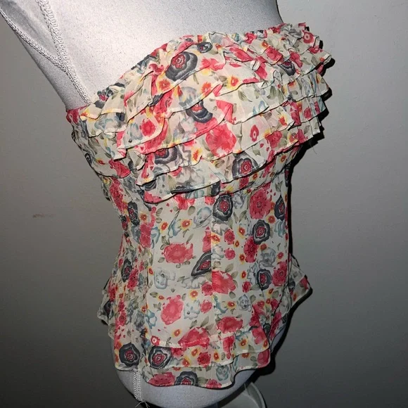 Amor Floral Sleeveless Blouse - Picture 4 of 5